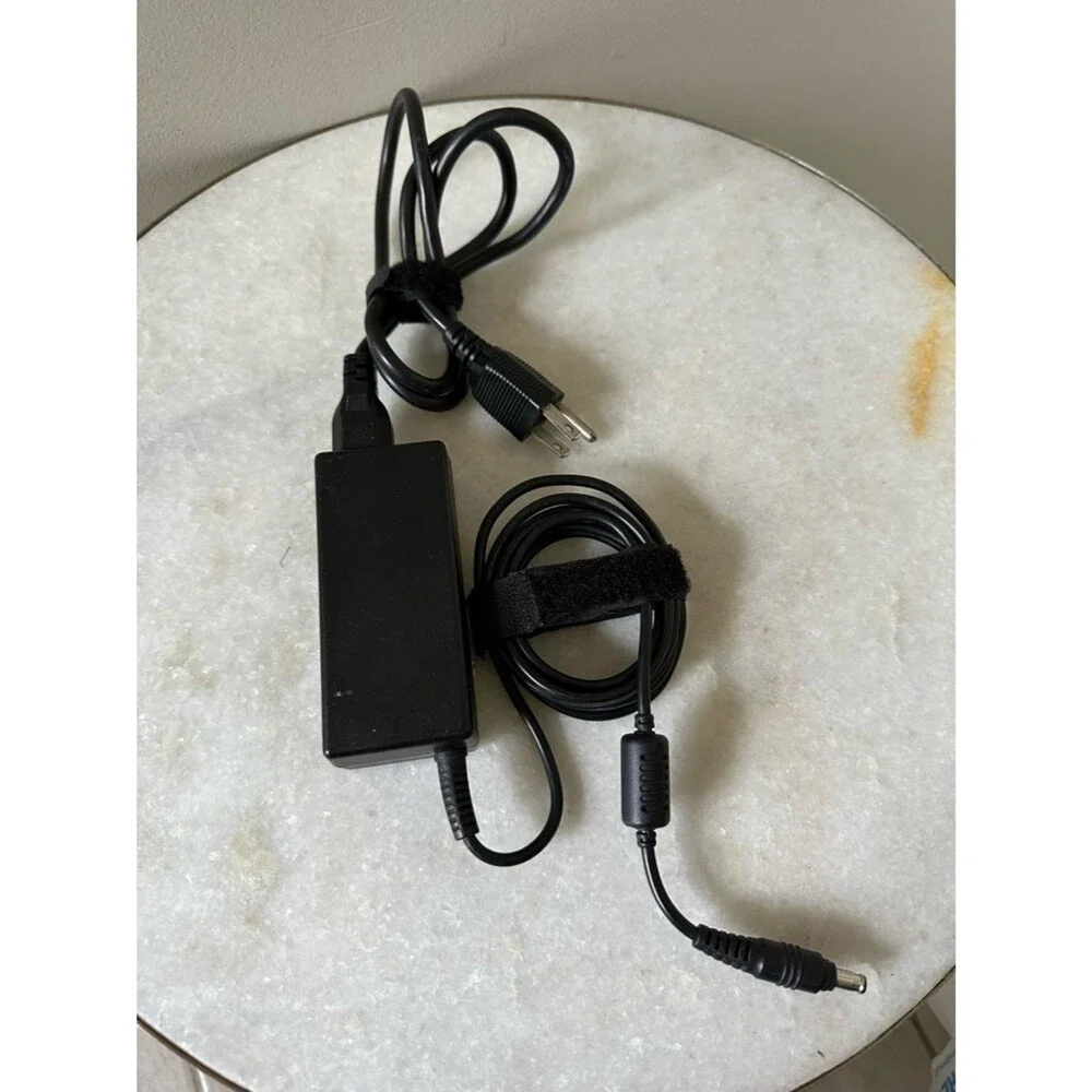 Original LiteOn 40W AC/DC Adapter for Samsung Ultrabook Laptop Series 3 5 7 9